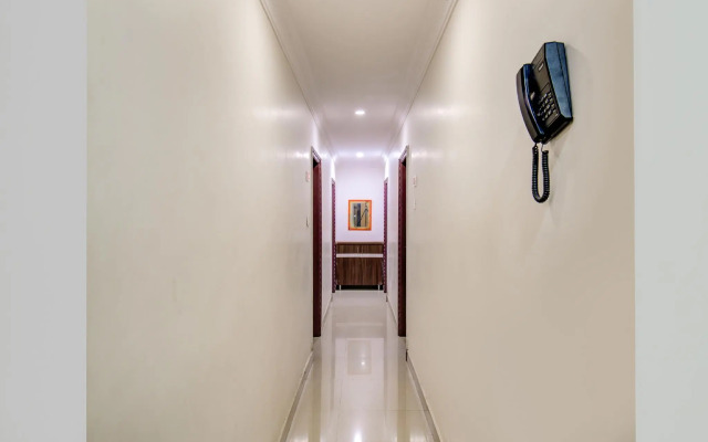 OYO 78390 Hotel Apple Grand