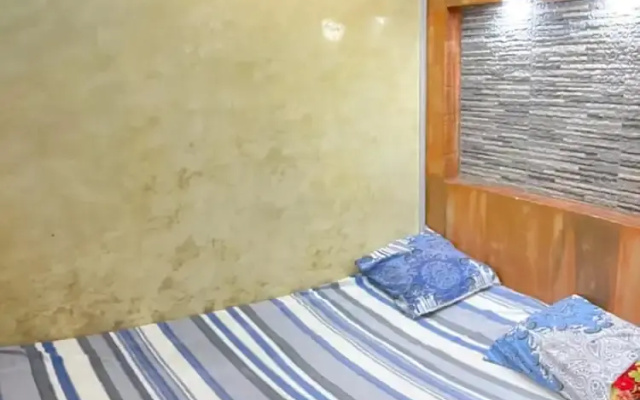Room-luxury Furnished Room No1
