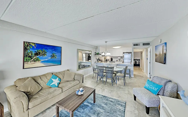 1030coas 3 Bedroom Condo