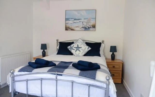 4 Guests - Pet Friendly - Fireplace - Parking