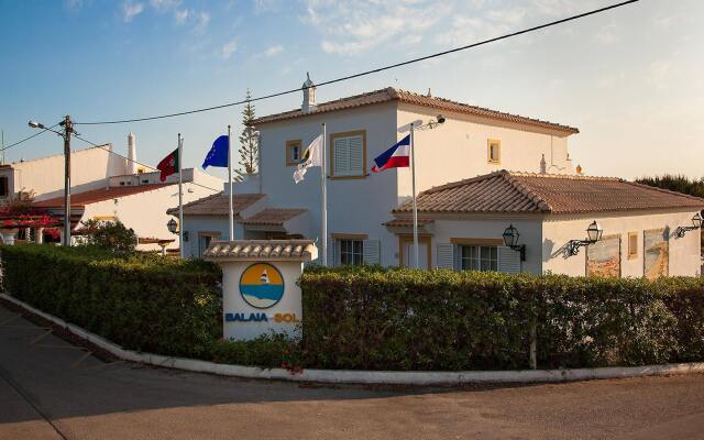 Отель Balaia Sol Holiday Club Португалия, Албуфейра - 1 отзыв об отеле, цены и фото номеров - забронировать отель Balaia Sol Holiday Club онлайн вид на фасад
