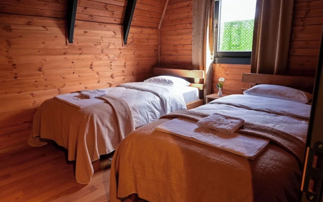 Lotus Bungalov