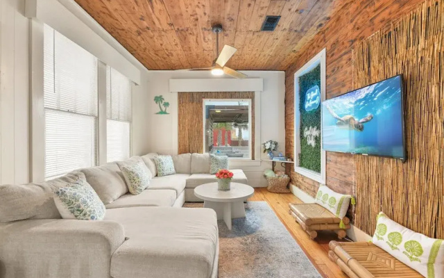The Grand on Ave O by Ryson Vacation Rentals
