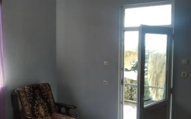 Roin Guest House