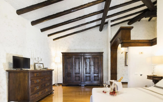 Exclusive seafront villa with private pool-VILLA LUNA BLU