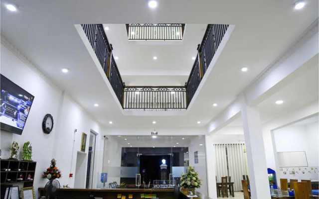 Ronaka Airport Transit Hotel