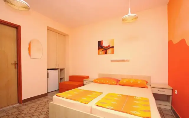 Apartments and Rooms Vesna Novalja