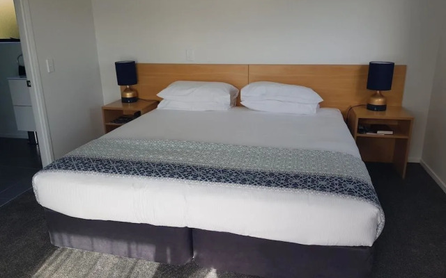 Tidewater Motel and Tourist Park - Hostel
