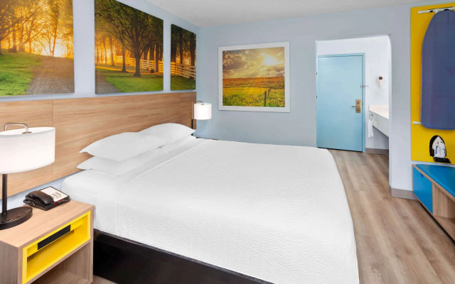 Days Inn & Suites by Wyndham Siler City