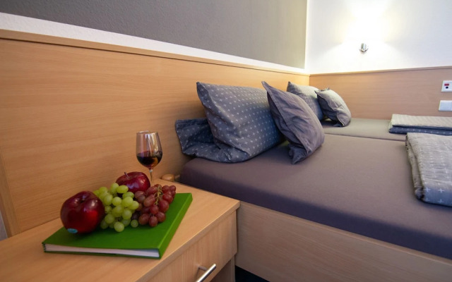 Green Night Hotel