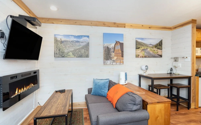 Mountainside Inn 310 1 Bedroom Hotel Room by Alpine Lodging Telluride