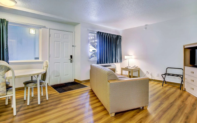 Motel 6 Coos Bay #1244