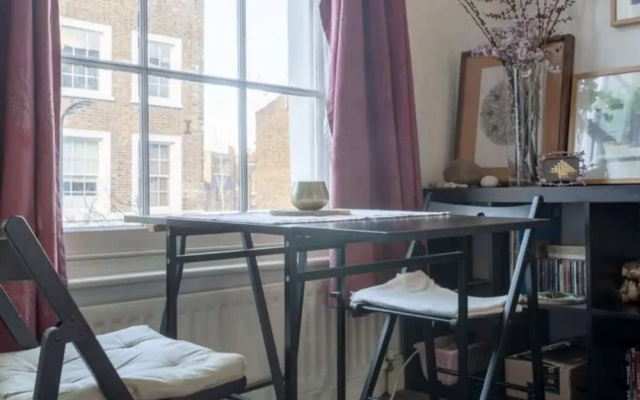 Lovely Victorian Flat for 6 in Stoke Newington