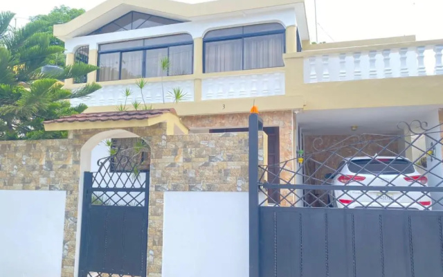 Agradable Casa Con Estacionamiento Privado