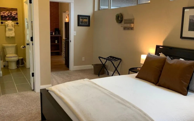 Gorgeous Guest Suite. Walk to Old Town & CSU!
