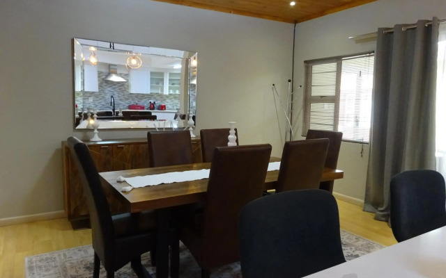 Oasis Guesthouse
