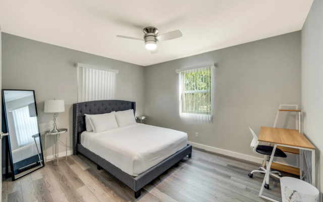 Stylish 2BR Near UT Hyde Park Evonify