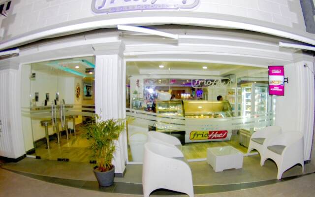 FrioHot Hotel Бока Чика вид на фасад