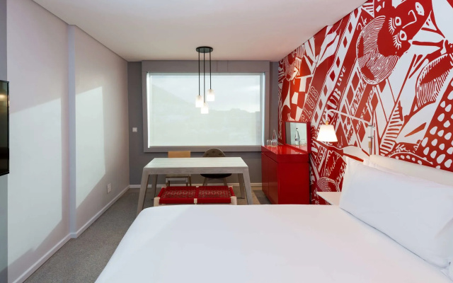 Radisson Red Cape Town