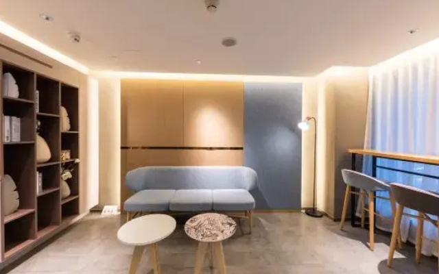 Homeinn · neo (Urumqi Nanhu Beilu Subway Station)
