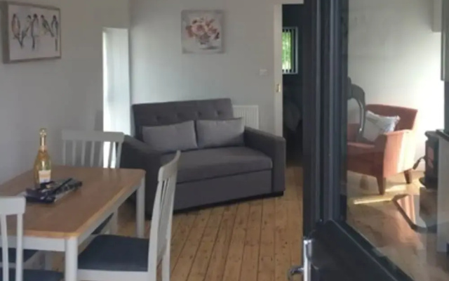 Apartment Sleeps 2 With Wood Fire
