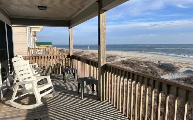 Sea It All 2 Bedroom Home by RedAwning