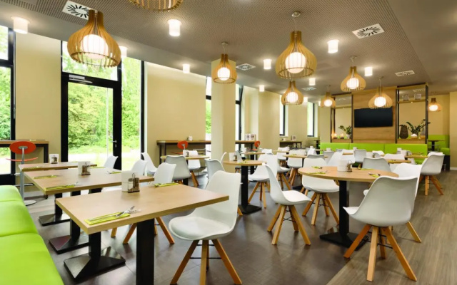 Super 8 by Wyndham Oberhausen am Centro