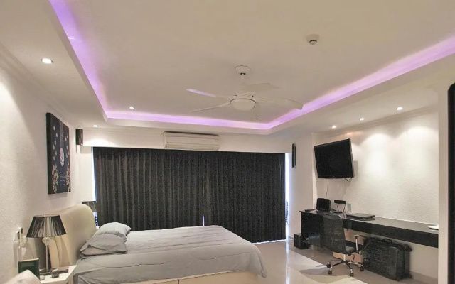 View Talay 6 Central Apartment