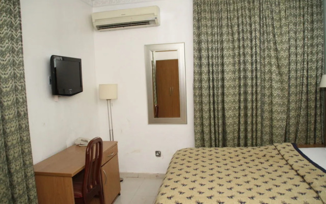 Bec Suites