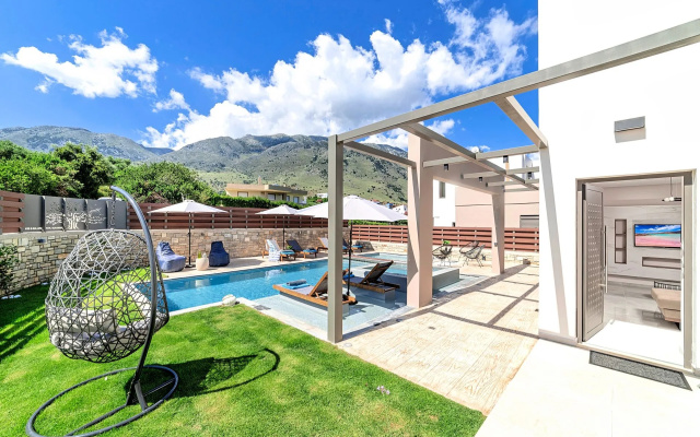 Minoas Villas Heated Pool