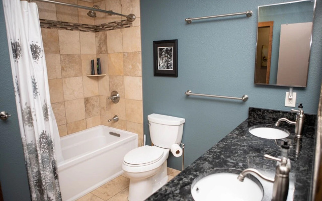 1221 Keystone Gulch 3 Bedroom Condo by RedAwning