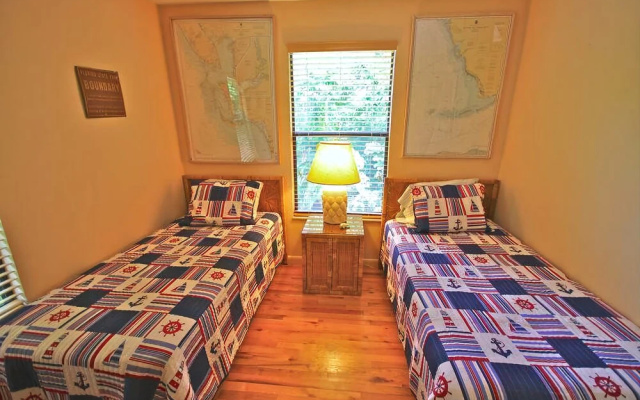 289a-ruby Gardens