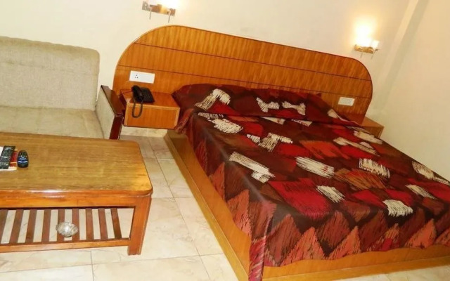 Hotel Yamini