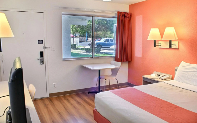 Motel 6 Atascadero, CA