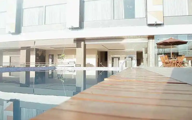 Zenith Premiere Hotel Baubau