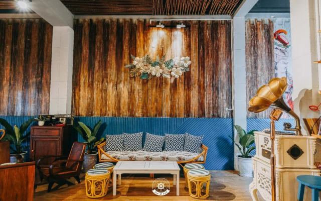 Sea & Sail Hostel