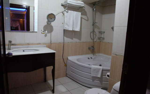 Royal Anka Hotel