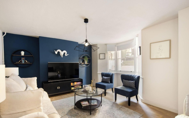 10 Mins Walk to The Oval The Kennington Retreat