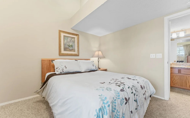 Dreamers Delight 2 Bedroom Condo by RedAwning