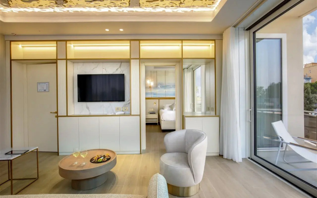 Ambasciatori Suite Hotel