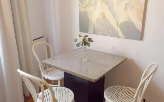 Cozy Recoleta Apartment with Balcony