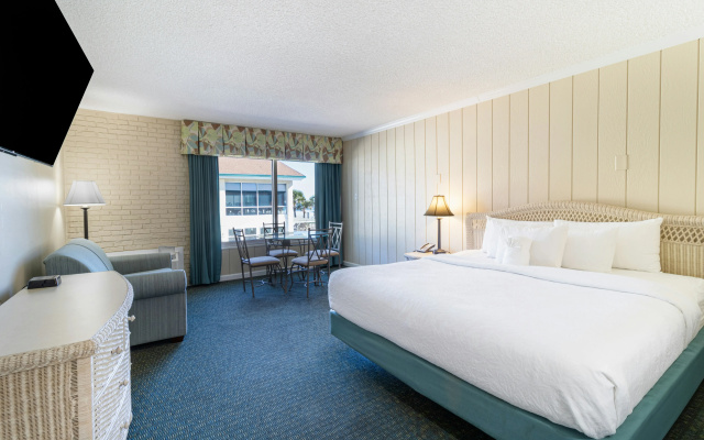 The Oceanfront Litchfield Inn