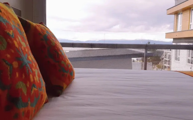 Ushuaia Flat IV