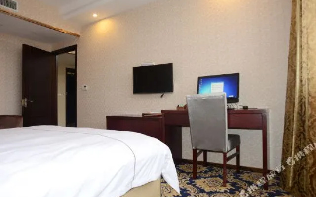 Liquan Business Hotel
