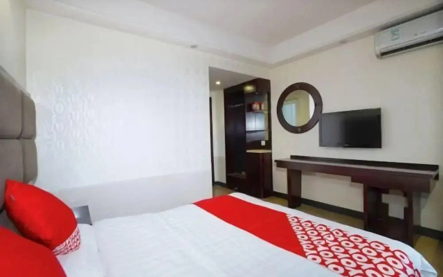 Yi Zhang Xianglong Hotel
