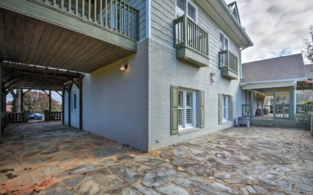 Serving Southern Charm at This Clarkesville House!