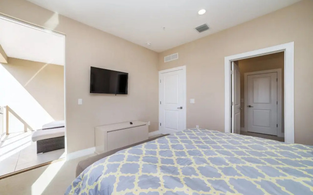 Modern Magic Village Resort Townhouse 7662