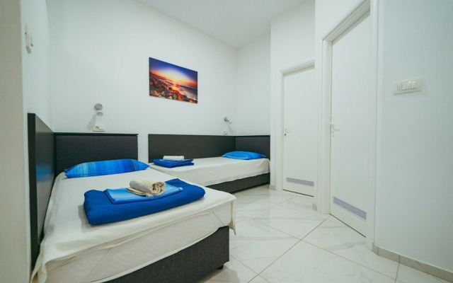 Apartments Lovre