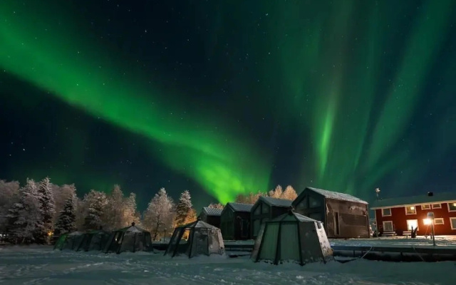 AuroraHut Glass Igloos Ranua