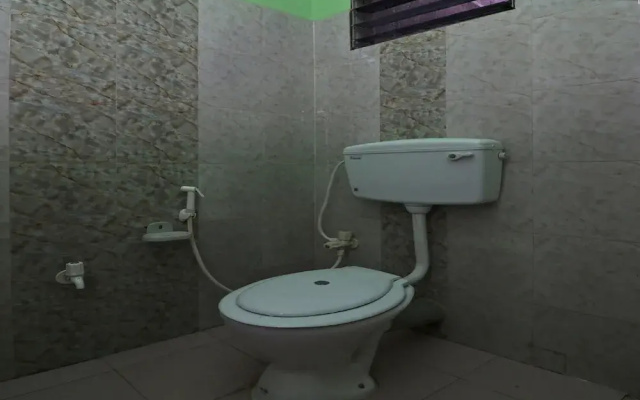 OYO 35875 Hotel S2